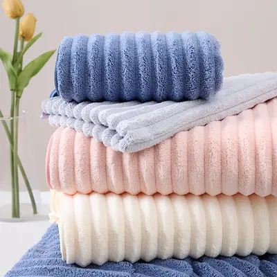 Yeni mercan kadife çabuk kuruyan büyük banyo havlusu şeker kadife plaj havlusu banyo şal dalgalı havlu banyo havlusu üç parçalı set