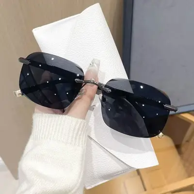 Oversized Unisex Sunglasses with UV Protection - 5