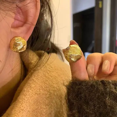 Retro gold versatile earrings women luxury