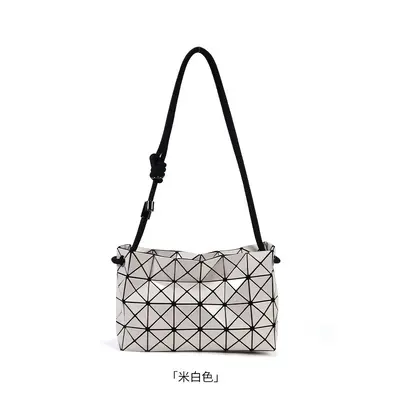Zhai San Yi Sheng Tofu Bag 2024 Yeni Model Geometrik Elmas Kafes Çekme Halat Çantası Moda Basit Tek Omuz Çapraz Askılı El Çantası - 9