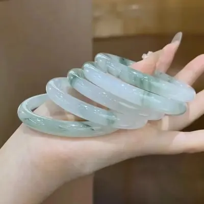 Xinjiang Tianshan jade bracelet with ice pattern