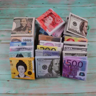 Men's Short Wallet with Realistic Dollar Banknote Design - 3