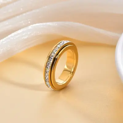 Live Streaming Best-Seller Simple Single Row Rotating Ring Plated 18k Inlaid Zircon Titanium Steel Starry Sky Ring for Women