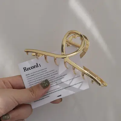 High-quality alloy hair clip for the back of the head, 2022 new simple spray painted large shark hair clip hair accessory. - 9