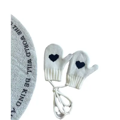 Autumn and winter fashion children's jacquard heart children's warm glove set.