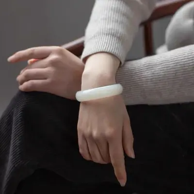 Neuer chinesischer Stil Glas Jade ähnlich Eis transparent Jingle Armreif, dicker runder Stab, Nischen Antikstil, vielseitiger dicker Armreif für beste Freunde. - 12