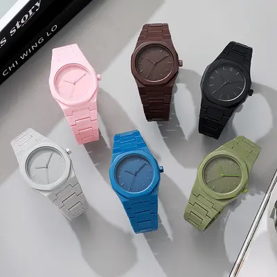 Men's quartz watch with plastic case, 2025 collection