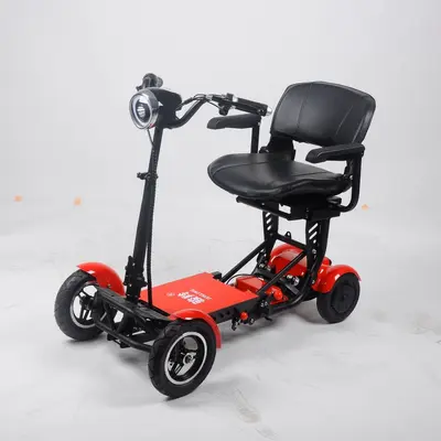 Faltbares Elektro-Seniorenmobil mit großer Reichweite, kompakter Vierrad-Elektroroller für Erwachsene im Haushalt, starke Leistung, intelligent und komfortabel