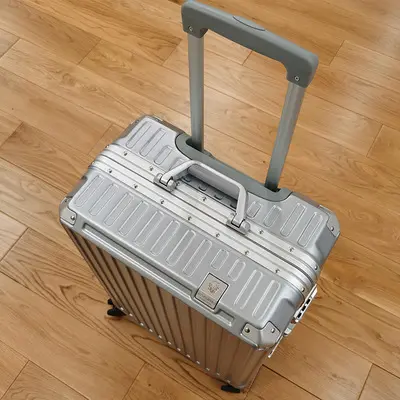 ROAMING 5577 Aluminum Frame Luggage 24 inch Lightweight Spinner Wheels - 10