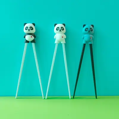 Panda-Cartoon Kinder-Trainingsessstäbchen für Anfänger
