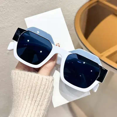 Trendige polygonale Damen-Sonnenbrille im Colorblock-Design - 3