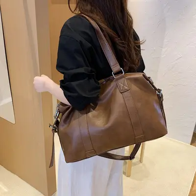 Cross-Border Large Capacity Vintage Soft Leather Boston Handbag Travel Shoulder Crossbody Bag Fashion Commute Single Shoulder Bag