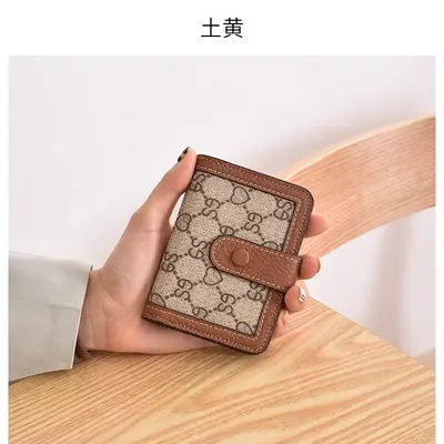 Women's Ultra-Thin Transparent Driver's License Card Holder - 11