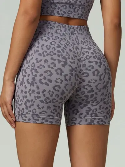 Yüksek Belli Üç Çeyrek Kadın Yoga Şortu, Leopar Desenli, Kalça Kaldırıcı - 2