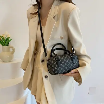 Retro Women's Small Square Bag with Textured Finish - 3