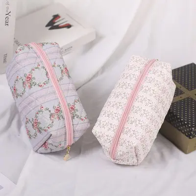Small Floral Quilted Cosmetic Bag, Large Capacity Travel Pouch