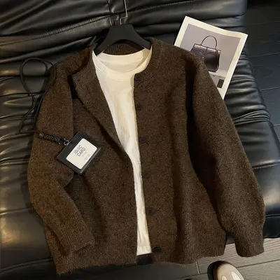 Khakifarbene Strickjacke für Herren mit Rundhals - 10