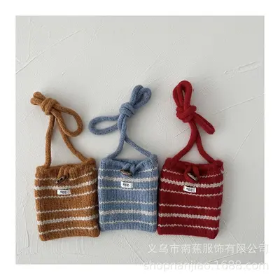 Kinder-Strickhandtasche mit Kontraststreifen - 3
