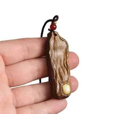 Agarwood oymalı el sanatları kolyesi, Buddha yazılı