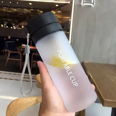 Plastic water cup wholesale sports water bottle frosted double lid high-end large capacity men and women trending water cup student