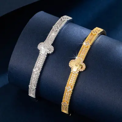 Vierblatt-Blüten-Kupferarmband, vergoldet, mit Zirkonia besetzt - 2