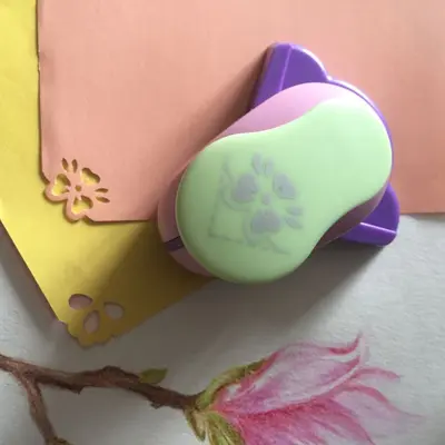 Kinder-DIY-Blumenstanzer mit Randmuster-Prägung - 9