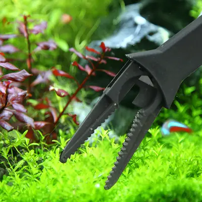 Plastic Aquarium Plant Clip and Extra Long Tweezers for Turtle Feeding