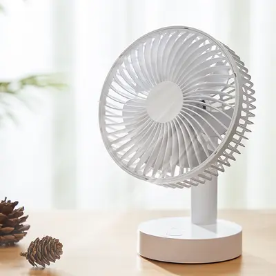 Casidoff küçük fan ofis masası elektrikli fan USB 6 inç sallayarak kafa şarj edilebilir masaüstü başucu fanı uzun pil ömrü ile