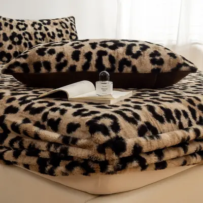 Thickened Rabbit Plush Fleece-Lined Bed Sheet with Bed Skirt - 3