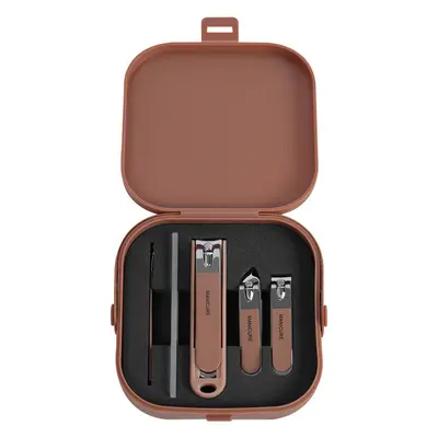 Nail clipper set with anti-splash angled blades - 8