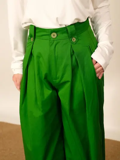 Hochgeschnittene Baumwollhose mit weitem Bein, atmungsaktiv und locker