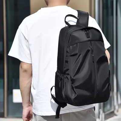 Großkapazitäts-Rucksack für Herren 2025 schlicht alltäglich und stilvolle Business-Laptop-Tasche Trend Outdoor-Reise-Rucksack
