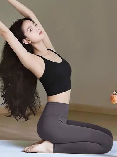 2026瑜伽服上衣女新款背心绝美黑色透气普拉提训练服运动健身套装 - 7