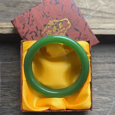 Antik-chinesisches Jade-Armband mit schwebendem grünem Eis - 11