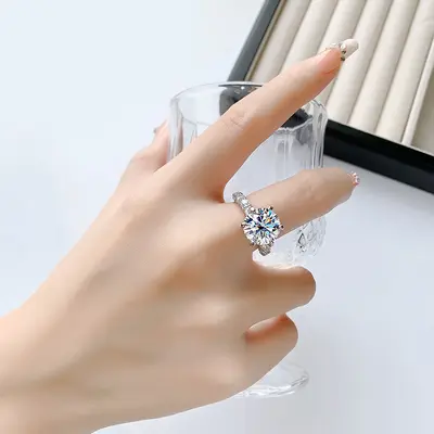 S925 Silver Platinum-Plated Ring Inlaid with Moissanite, Moonlight White, Light Luxury Fine Craftsmanship, Fashionable High-End Goddess Style Women's Ring, Factory Wholesale