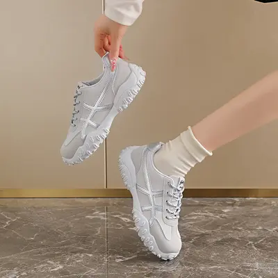 Женские кроссовки в корейском стиле dad shoes 2026 осенние новинки на толстой подошве с увеличением роста для студентов спортивные для бега уличные casual C9017 (ins)