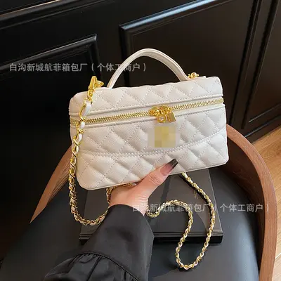 Damen-Schultertasche mit Rautensteppung 2025, Umhängetasche - 6