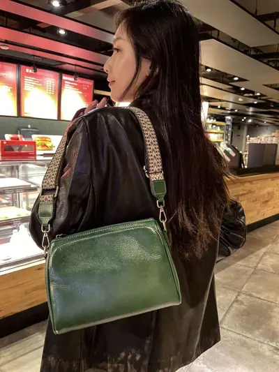 Genuine Leather Women's Messenger Bag, Large Capacity, Top-Grain Cowhide