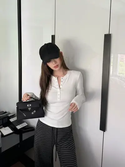 YOUYE 2026 Autumn V-Neck Long-Sleeve Slim-Fit White Women's T-Shirt