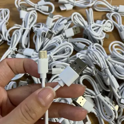 Fabrika kaynaklı Tip-c şarj kablosu Bluetooth kulaklık küçük fan dolgu ışığı dijital drama kablosu USB makine kablosu