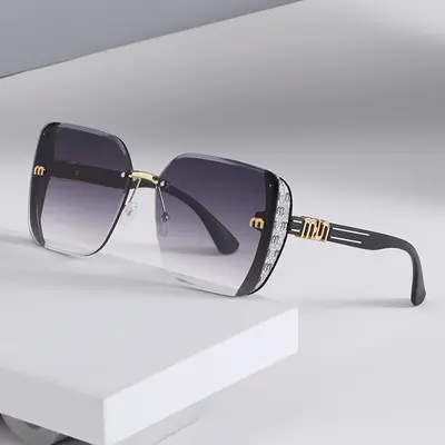 Women's Square Sunglasses, Premium Look, UV Protection for Travel - 2