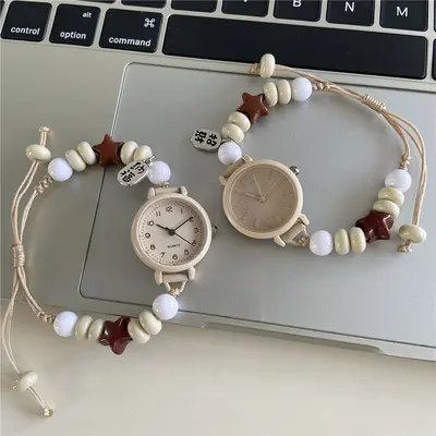 Ins Naihuhu handgefertigtes Damenarmband Damenuhr literarisch schlicht Mädchenuhr Freundinnenuhr Nischenschülerinnenuhr