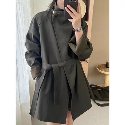 Damen Trenchcoat in Khaki mit Kontrastfarben, Bindegürtel, locker geschnitten, Herbst - 5