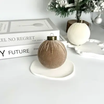 Dunkle Samt-Weihnachtskugeln, beflockt - 13