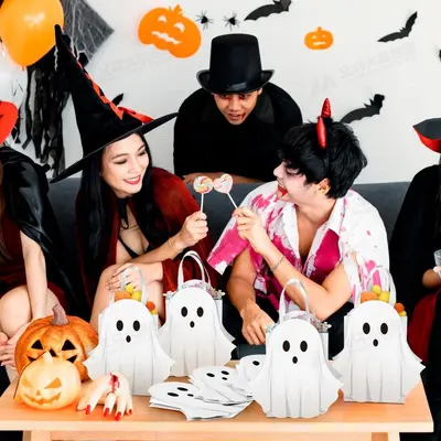 Halloween candy bag, small white ghost design, gift box