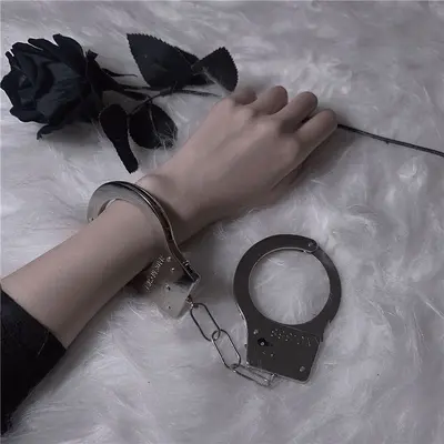 Edelstahl-Spielzeug-Handschellen für Escape Room, T1