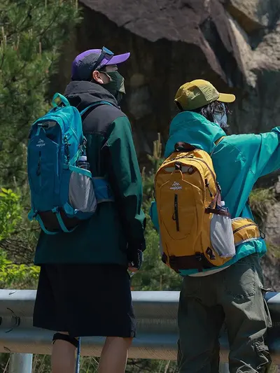 Rückengerechter atmungsaktiver großvolumiger Rucksack für Herren in Uni-Farben, minimalistisch, für Outdoor, Reisen und Bergsteigen, multifunktionaler Leichtrucksack - 5