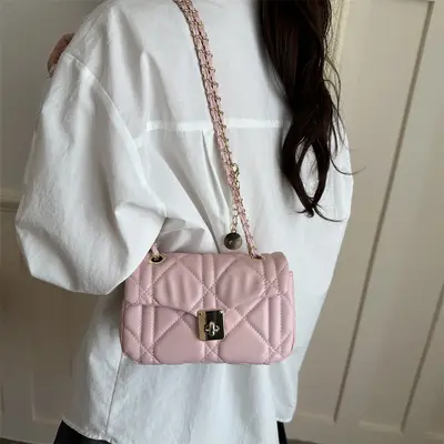 Damen-Achseltasche mit Kette, einfarbig, Frühlingsmodell - 4