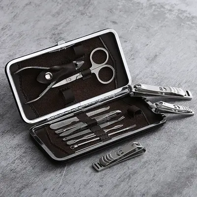 Set aus 12 Edelstahl-Nagelscheren, komplettes Maniküre- und Pediküre-Werkzeugset, Beauty-Set mit Nagelscheren und Nagelschereset