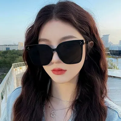Oversized Frame Women's Sunglasses, UV-Proof Driving Eyewear - 5